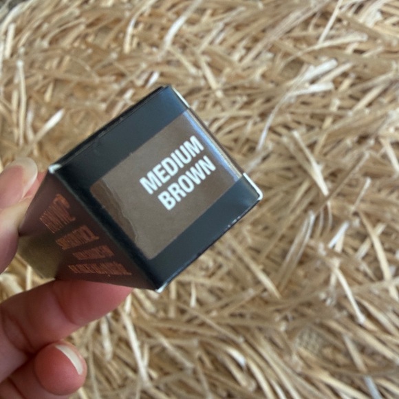 Anastasia Beverly Hills Brow Wiz in medium brown - Picture 3 of 3